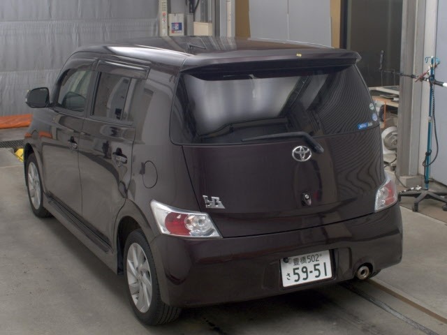 Toyota BB 2012 8235709-1