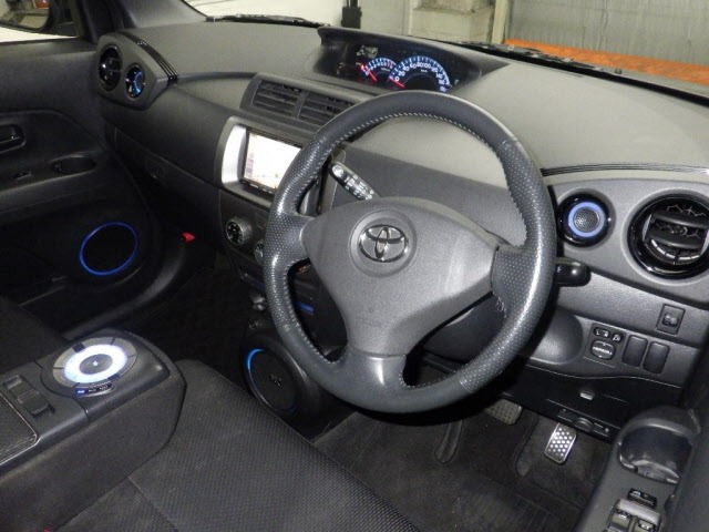 Toyota BB 2012 8235709-3