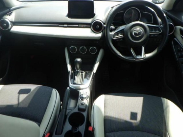 Mazda DEMIO 2018 8235472-3
