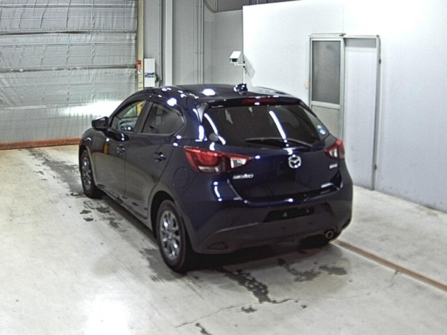 Mazda DEMIO 2017 8235480-1