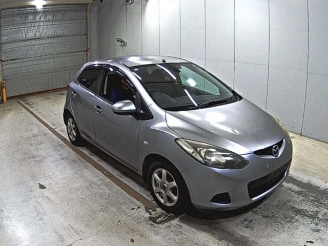 Mazda DEMIO 2009 8235481-0