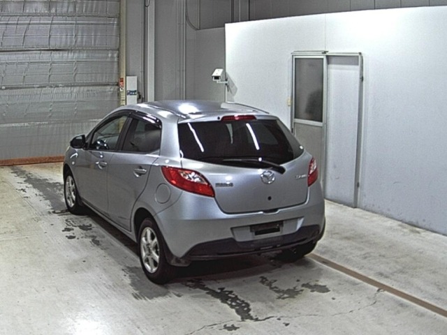 Mazda DEMIO 2009 8235481-1