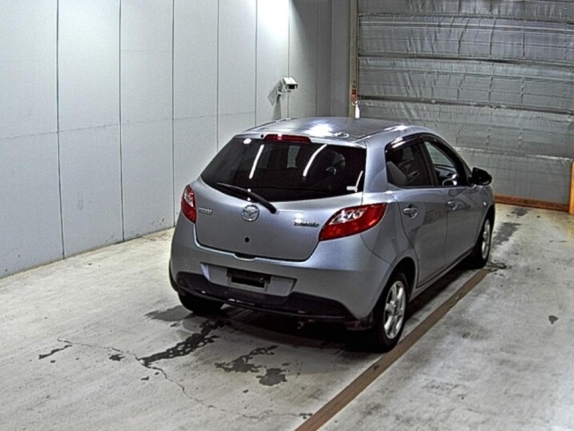 Mazda DEMIO 2009 8235481-5