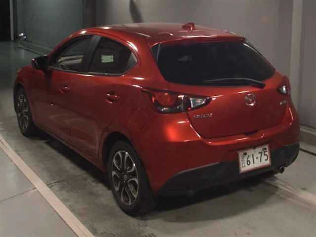 Mazda DEMIO 2015 8235490-1