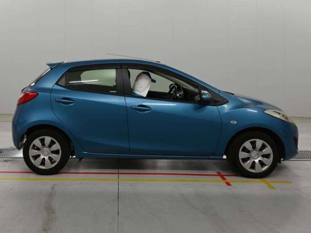 Mazda DEMIO 2013 8235499-3