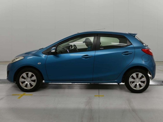 Mazda DEMIO 2013 8235499-4