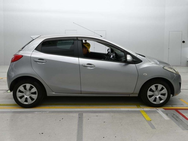 Mazda DEMIO 2013 8235513-3