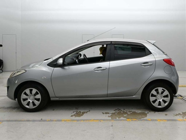 Mazda DEMIO 2013 8235513-4