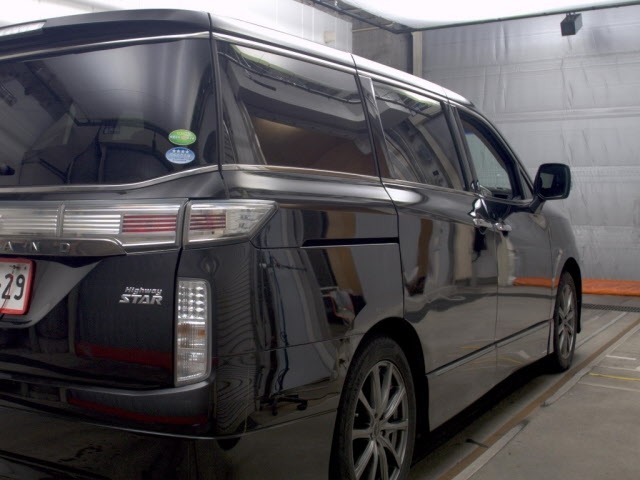 Nissan ELGRAND 2017 8235606-5