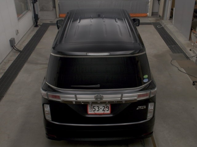 Nissan ELGRAND 2017 8235606-7