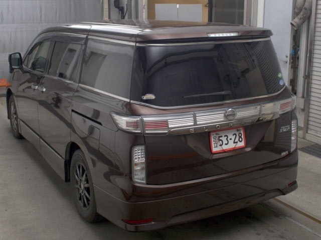 Nissan ELGRAND 2014 8235607-1