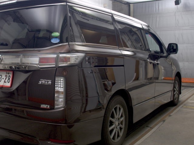 Nissan ELGRAND 2014 8235607-5