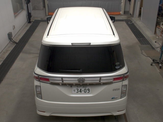 Nissan ELGRAND 2012 8235608-7