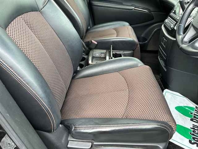 Nissan ELGRAND 2011 8235609-7
