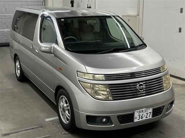 Nissan ELGRAND 2004 8235610-0
