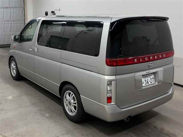 Nissan ELGRAND 2004 8235610-1