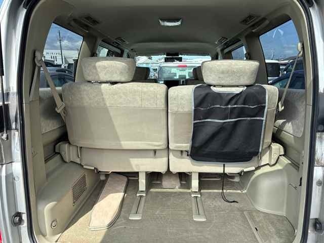 Nissan ELGRAND 2004 8235610-10