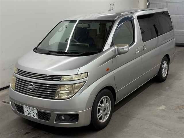 Nissan ELGRAND 2004 8235610-4