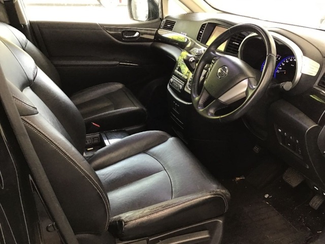Nissan ELGRAND 2011 8235611-5