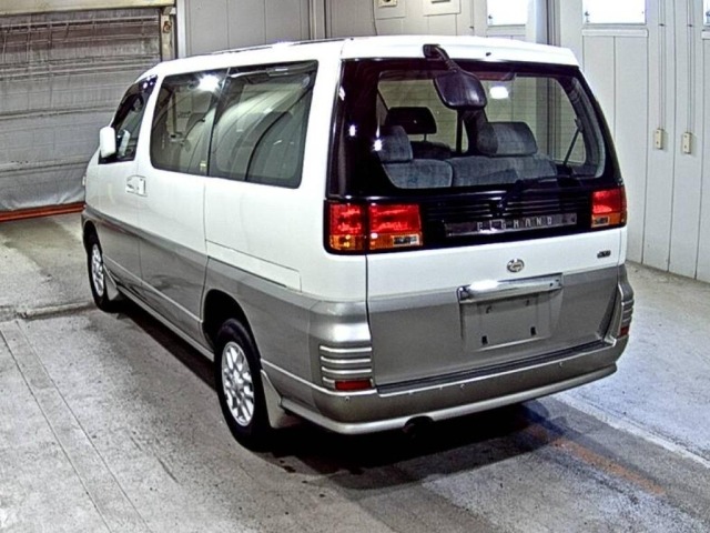 Nissan ELGRAND 2001 8235624-1