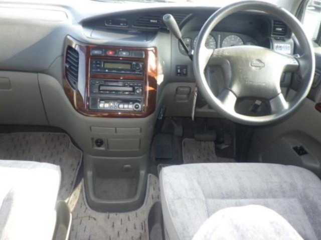 Nissan ELGRAND 2001 8235624-3