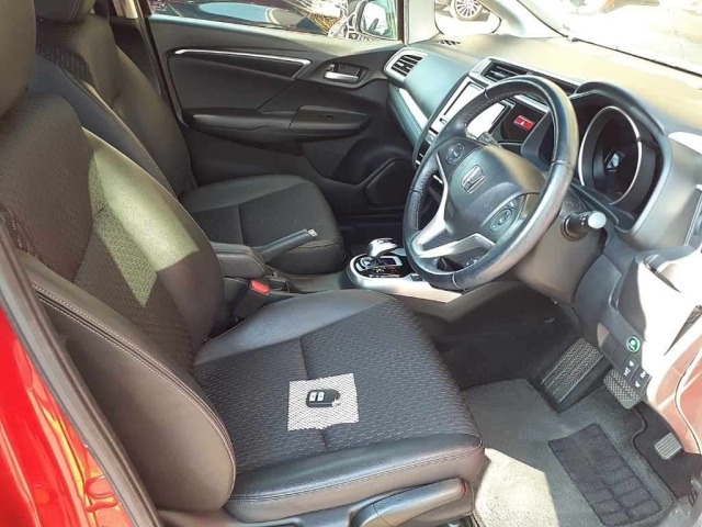 Honda FIT 2016 8236841-8