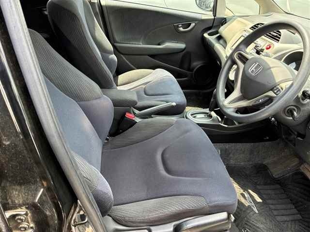 Honda FIT 2010 8236845-7
