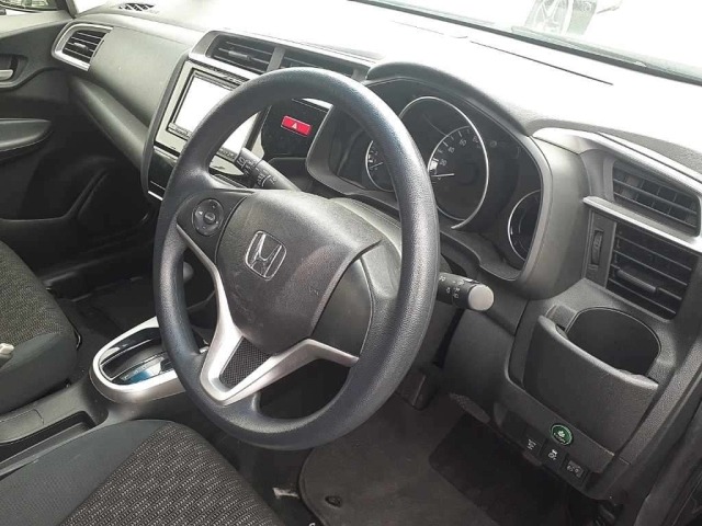 Honda FIT 2016 8236853-9
