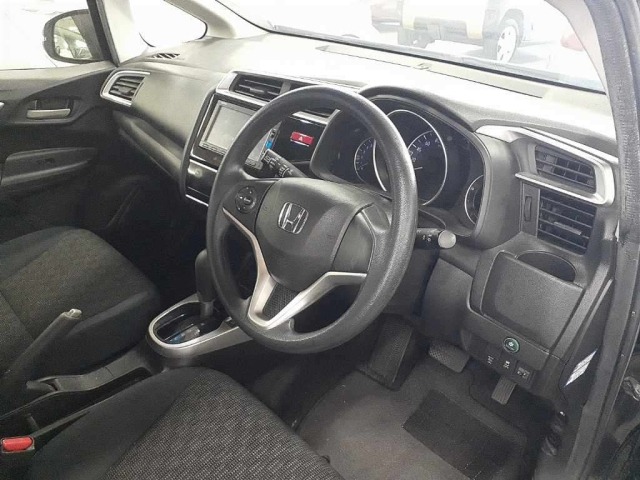 Honda FIT 2015 8236855-9