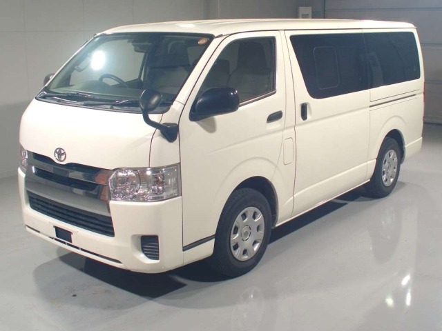 Toyota HIACE VAN 2019 8235581-0