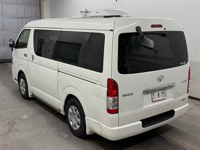 Toyota HIACE VAN 2016 8235582-1