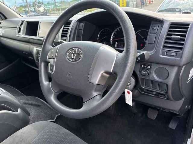 Toyota HIACE VAN 2016 8235582-3