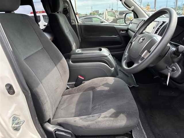 Toyota HIACE VAN 2016 8235582-7