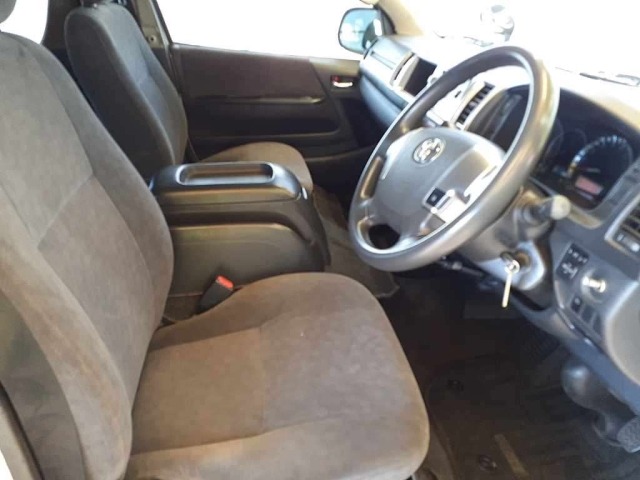 Toyota HIACE WAGON 2018 8236531-8