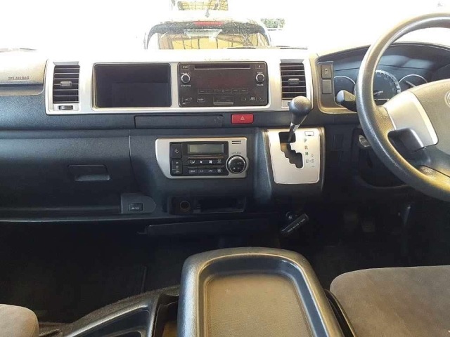 Toyota HIACE WAGON 2018 8236531-9