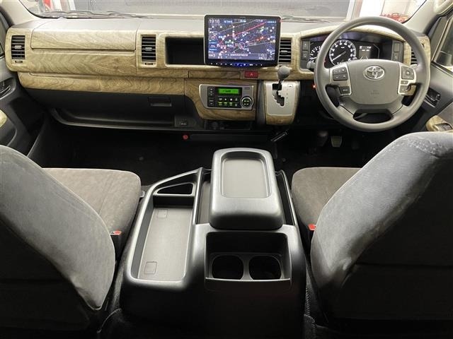 Toyota HIACE WAGON 2024 8236559-15