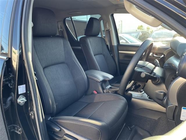 Toyota HILUX 2021 8233798-4