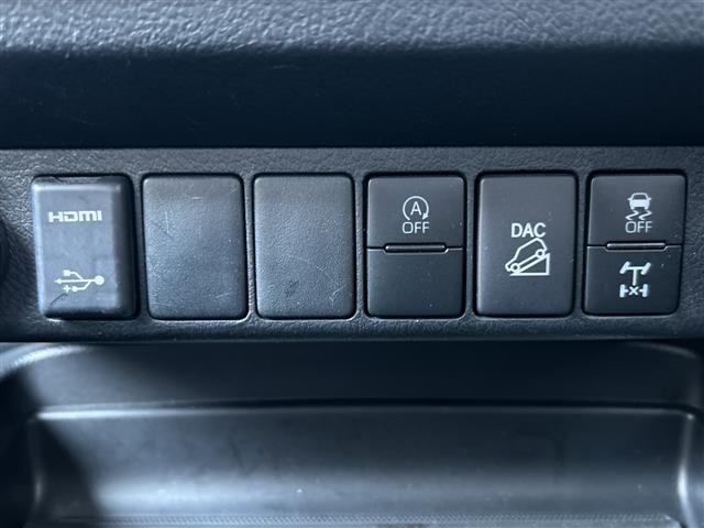 Toyota HILUX 2021 8233799-1