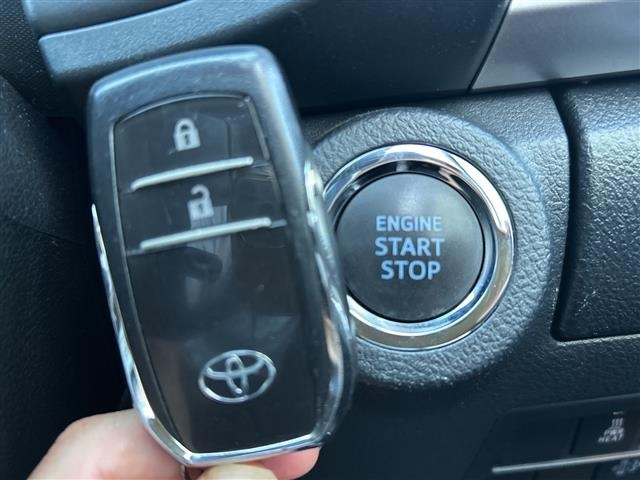 Toyota HILUX 2021 8233799-9