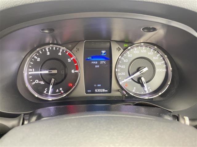 Toyota HILUX 2023 8233800-1