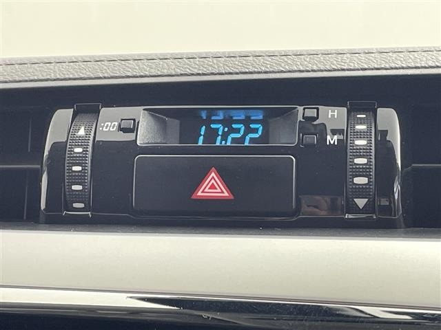 Toyota HILUX 2023 8233800-19
