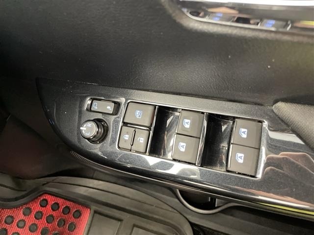 Toyota HILUX 2023 8233800-4