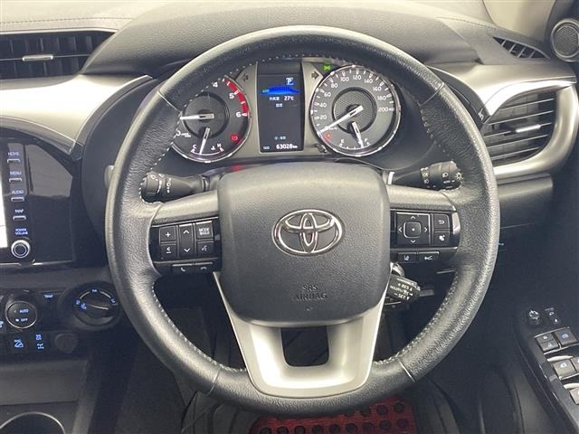 Toyota HILUX 2023 8233800-5
