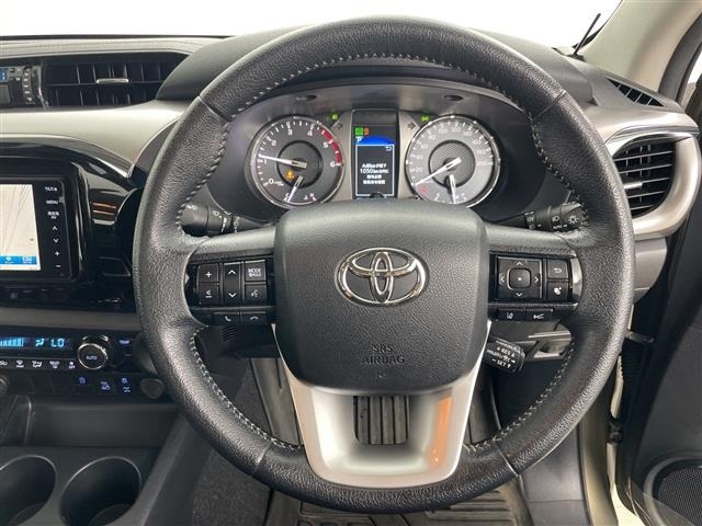 Toyota HILUX 2021 8233802-3