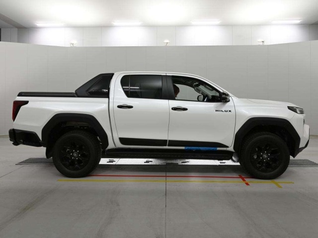 Toyota HILUX 2026 8233827-3