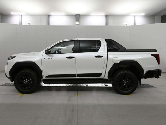 Toyota HILUX 2026 8233827-4