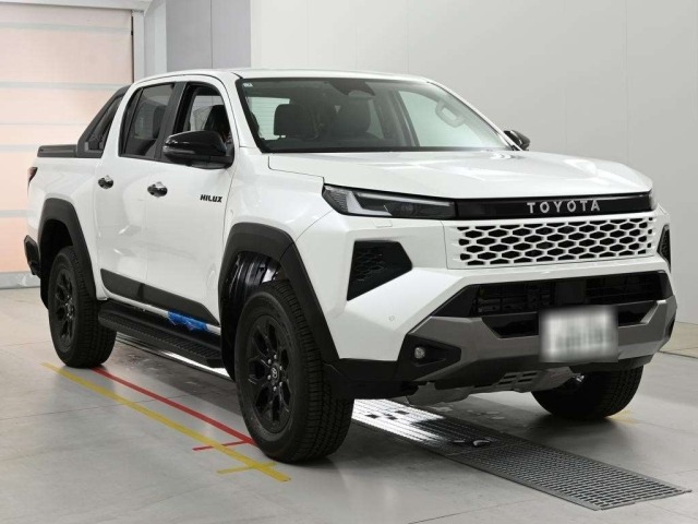 Toyota HILUX 2026 8233827-5