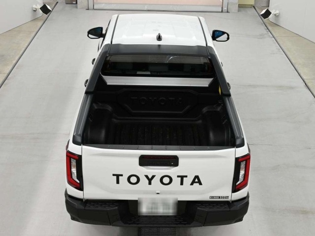 Toyota HILUX 2026 8233827-8
