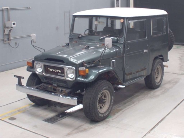 Toyota LAND CRUISER 1980 8235638-0