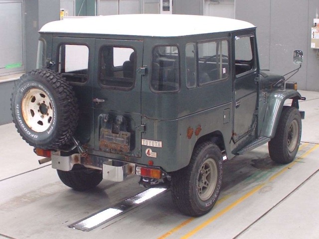 Toyota LAND CRUISER 1980 8235638-1